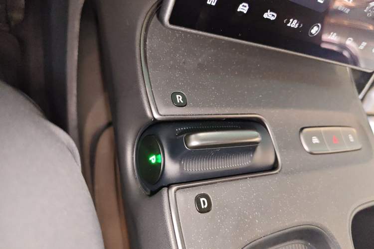 Used Nio ET5T 2024 75kWh Touring Gear Lever