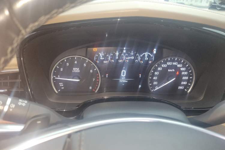 Used Cadillac XT5 2018 28E 4x4 Platinum Edition