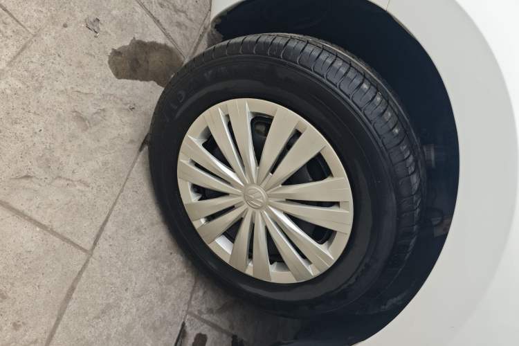 Used Volkswagen Santana 2021 1.5L Manual Fashion Edition Left Front Wheel Hub