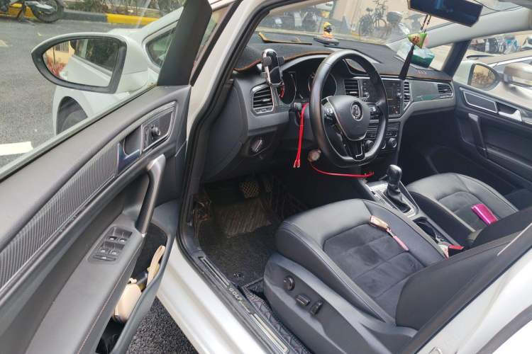 Used Volkswagen Golf Sportsvan 2018 280TSI Automatic Luxury Model Driver Seat