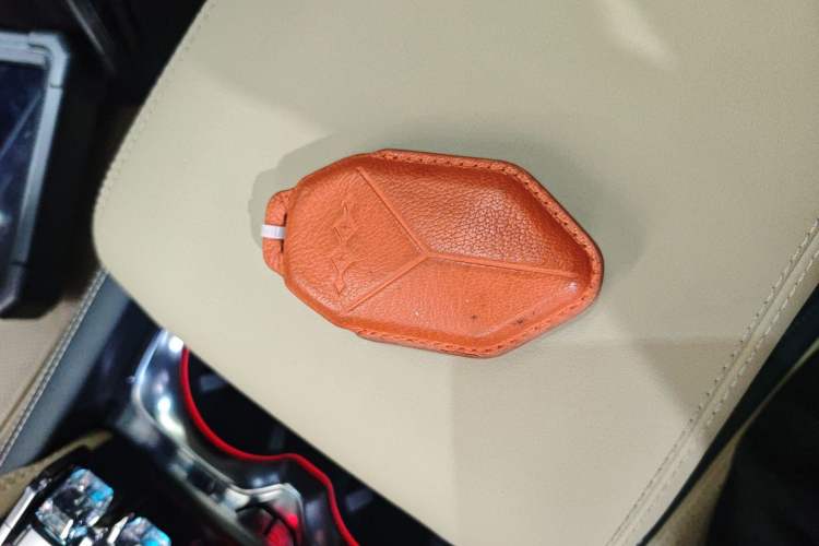 Used Formula Leopard 5 2023 Navigator Edition
