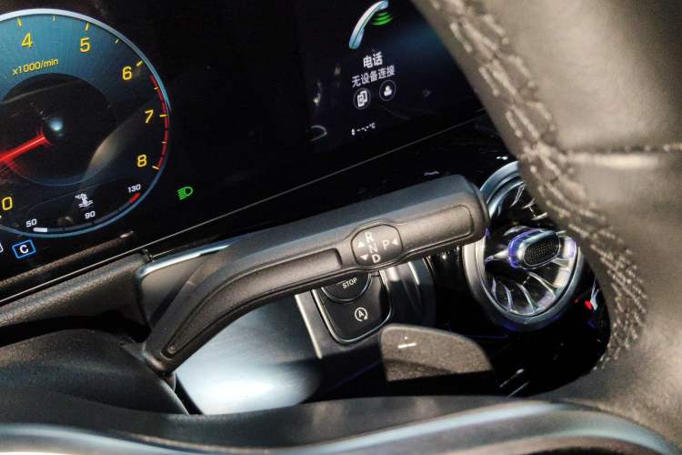 Used Mercedes-Benz GLB 2023 Refreshed GLB 200 Dynamic Edition Gear Lever