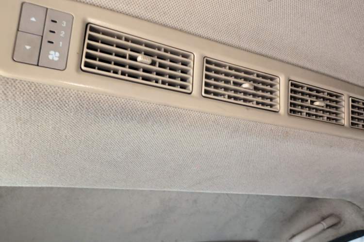 Used Wuling Rongguang V 2018 1.5L Standard Version
