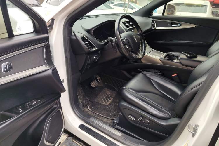 Used Lincoln MKX 2017 2.0T Two-Wheel Drive Deluxe Edition