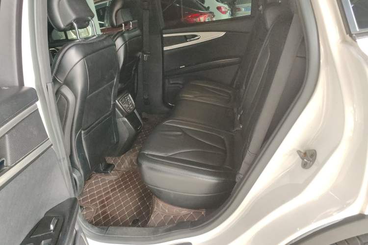 Used Lincoln MKX 2015 2.0T Two-Wheel Drive Deluxe Edition
