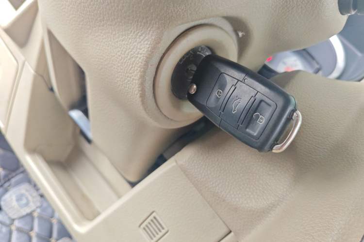 Used Nissan Tiida Sedan 2008 1.6L Manual Fashion Edition Vehicle Key