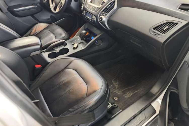 Used Hyundai ix35 2015 2.0L Automatic 2WD Smart Type China IV
