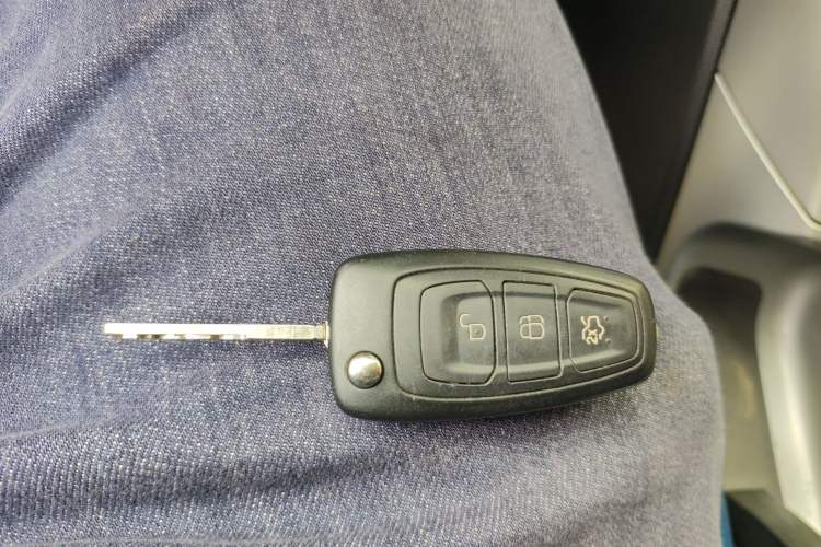 Used Ford Kuga 2013 1.6L GTDi Two-Wheel-Drive Comfort Model Vehicle Key