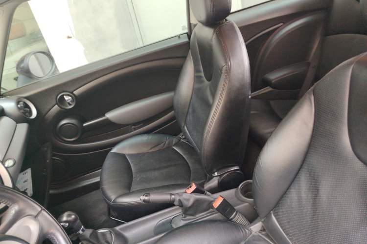 Used MINI 2010 1.6L COOPER Cheer
