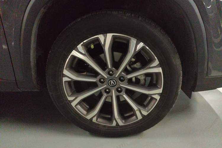 Used CHANGAN CS75 PLUS 2021 2.0T Automatic Pilot Version Right Front Wheel Hub