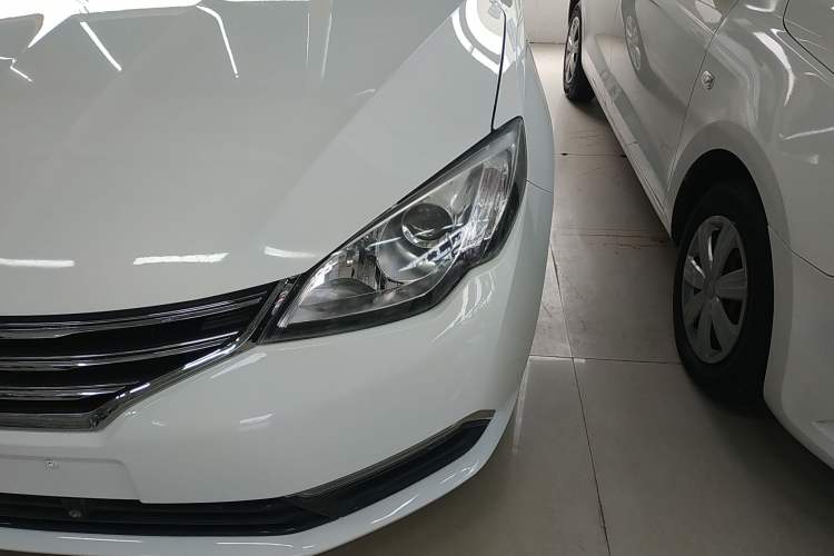 Used Roewe 360 2015 1.5L Automatic Luxury Edition
