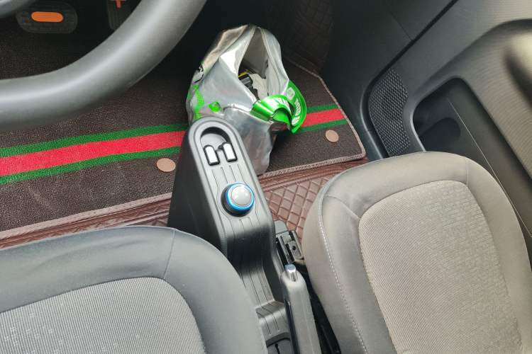 Used Wuling Hongguang MINIEV 2022 Easy Version Lithium Iron Phosphate Gear Lever