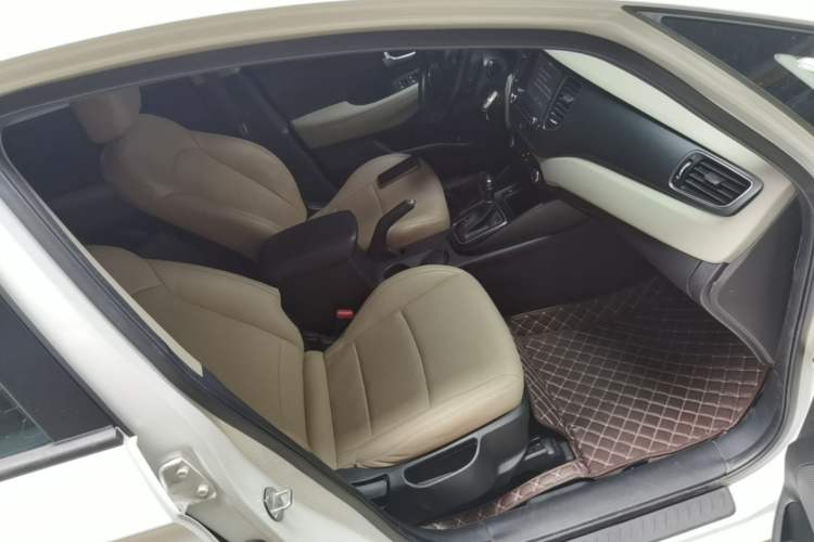 Used Kia Carens 2013 2.0L 7-Seater Automatic Standard Version China IV Standard
