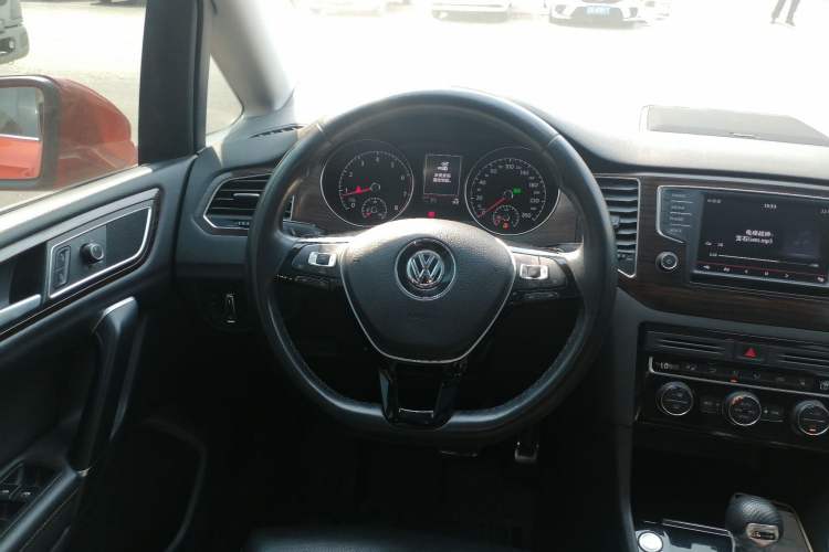 Used Volkswagen Golf Sportsvan 2016 280TSI Automatic Flagship Model Steering Wheel