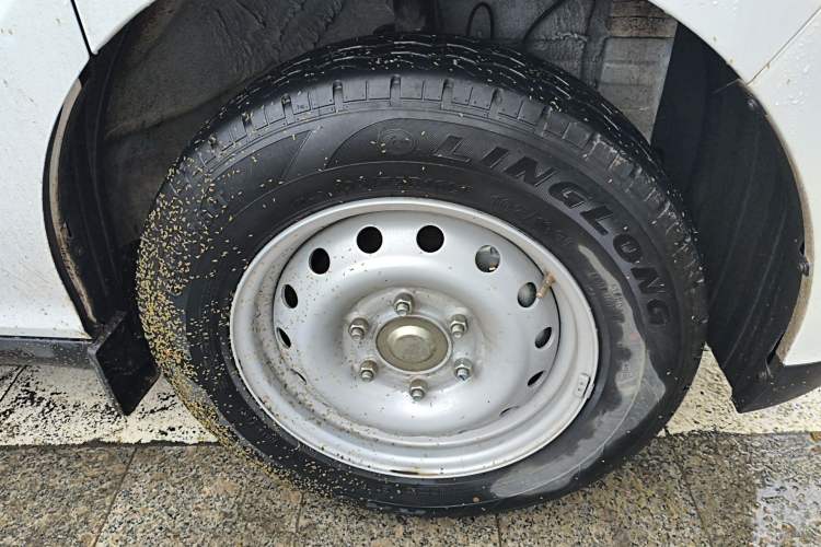 Used Ruichi EC75 2025 Ultra-Charging Version Pioneer II Type 50.1 kWh Right Front Wheel Hub