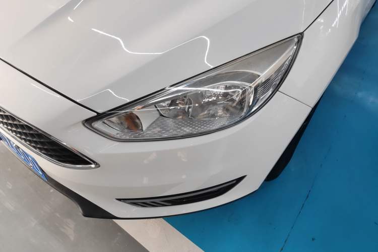 Used Ford Focus 2017 Hatchback 1.6L Automatic Fashion Edition Smart Drive Version
