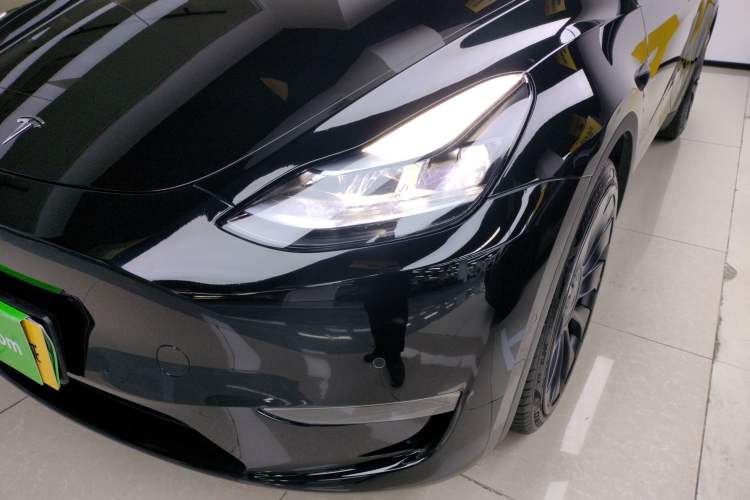 Used Tesla Model Y 2023 High-Performance All-Wheel-Drive Version