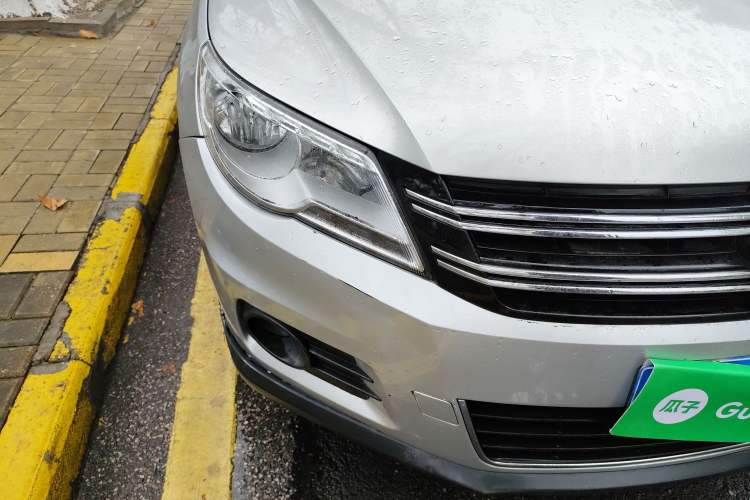 Used Volkswagen Tiguan 2010 1.8 TSI Automatic Two-Wheel Drive Trend Edition Right Front Headlight