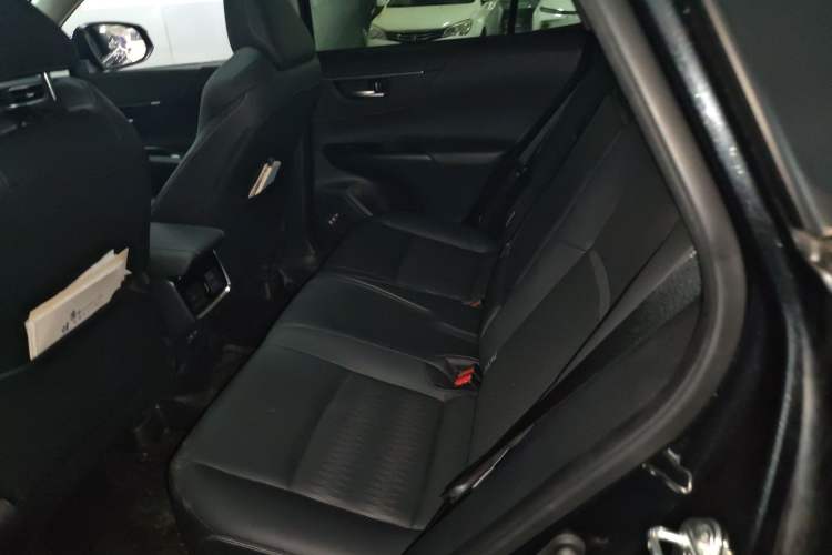 Used Toyota Venza 2022 2.0L CVT Two-Wheel Drive Prestige Edition Left Rear Seat