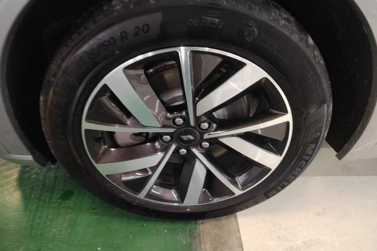 Used Li Auto L8 2023 Pro Model
