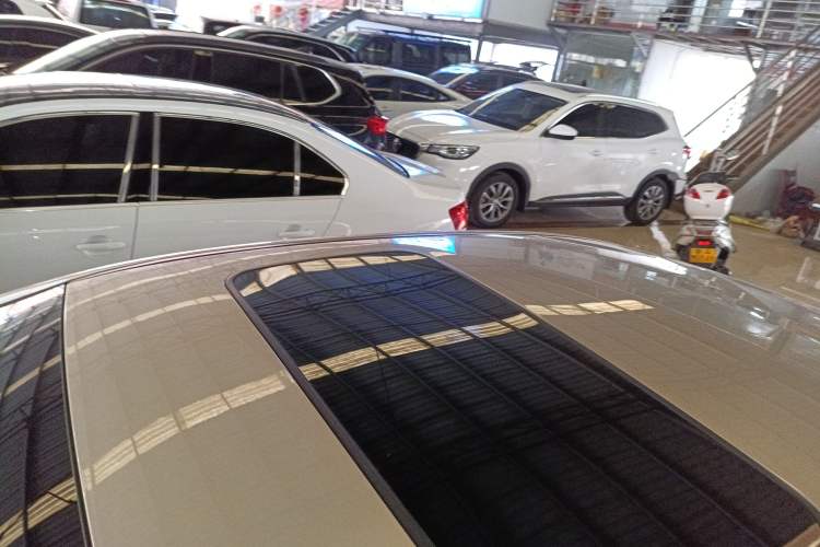 Used Geely Auto Emgrand GL 2017 1.3T DCT Luxury Model Roof