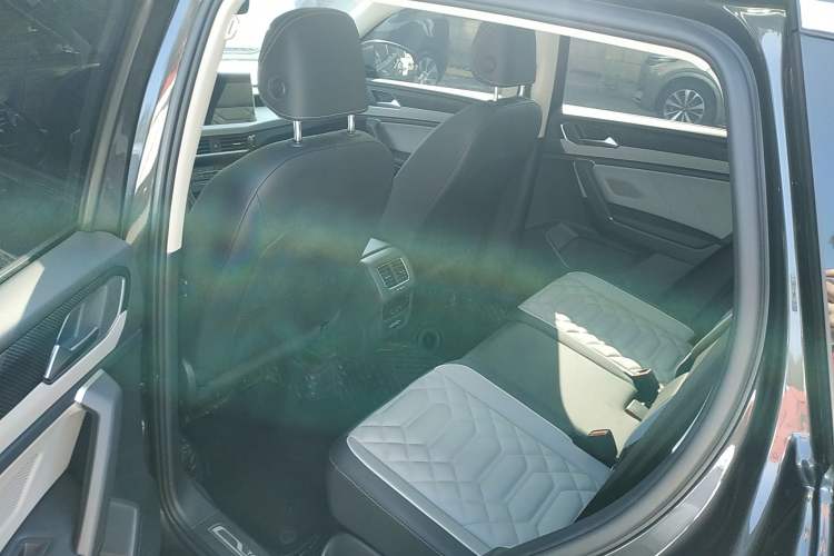 Used Volkswagen Tayron 2023 280TSI Two-Wheel-Drive Luxury Plus Advanced Version
