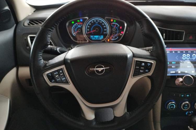 Used Haima S7 2015 Revised Version 2.0L Automatic Zongchi Trim
