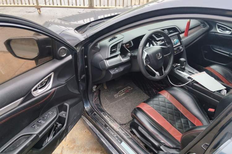 Used Honda Civic 2016 220TURBO CVT Luxury Edition
