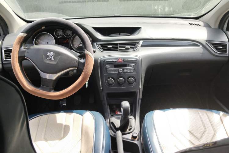 Used Peugeot 308 2014 Enjoy Edition Classic 1.6L Manual YouShang Model Center Console