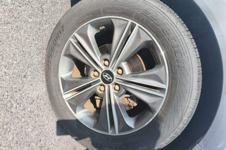 Used Hyundai ix25 2015 1.6L Automatic Two-Wheel-Drive Deluxe DLX Model