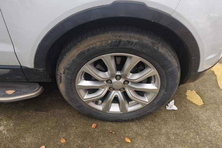 Used Land Rover Range Evoque 2017 2.0T PURE Style Edition Right Front Wheel Hub