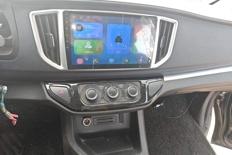 Used FORTHING Lingzhi 2022 Entry-Level M5L 2.0L Basic Version 7 Seats