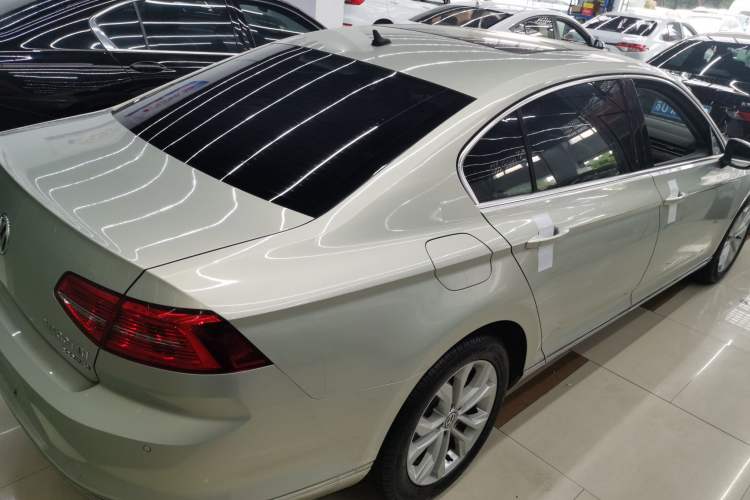 Used Volkswagen Magotan 2019 330TSI DSG Luxury Model China V Standard Rear Right 45 Deg