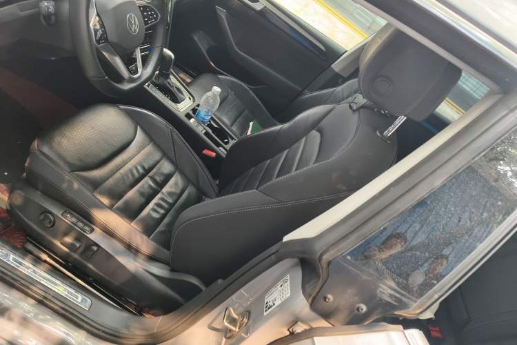 Used Volkswagen FAW-Volkswagen CC 2023 380TSI Striking Edition Left Front Seat