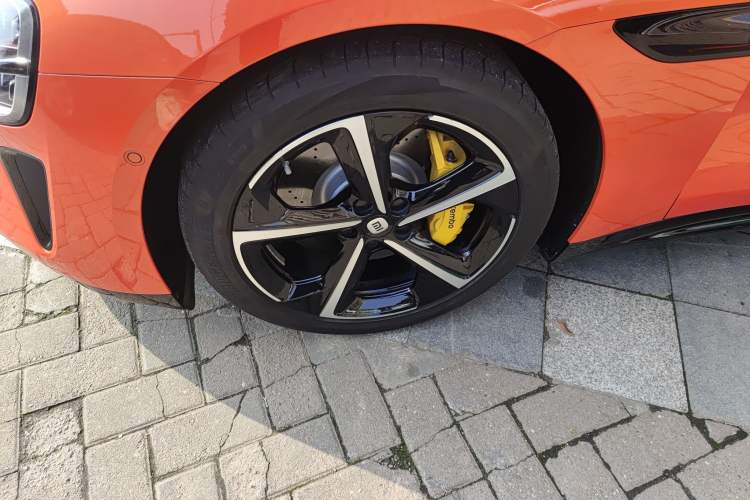 Used Xiaomi Auto SU7 2024 Four-Wheel Drive Ultra-Long Range Advanced Intelligent Driving Max Edition