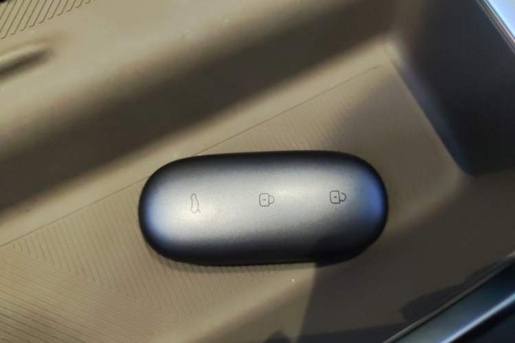 Used Li Auto L8 2025 Ultra Smart Refreshed Edition
