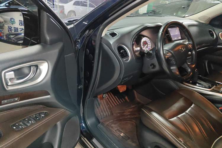 Used Infiniti QX60 2018 2.5 S/C Hybrid Two-Wheel-Drive Champion Family Edition