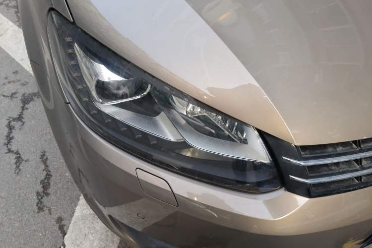 Used Volkswagen Touran 2015 1.4T DSG Flagship Edition 5-seater Right Front Headlight