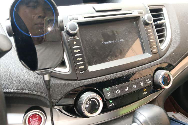 Used Honda CR-V 2015 2.0L two-wheel drive Fashion Edition Audio And AC Panel