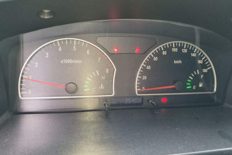 Used Dongfeng Shuaike 2011 1.6L Manual Comfort 7-Seater