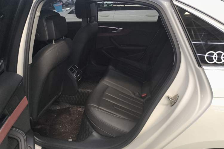 Used Audi A4L 2020 40 TFSI Fashionable and Elegant Model