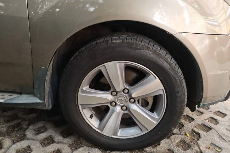 Used Acura MDX 2010 3.7 Standard Edition Right Front Wheel Hub