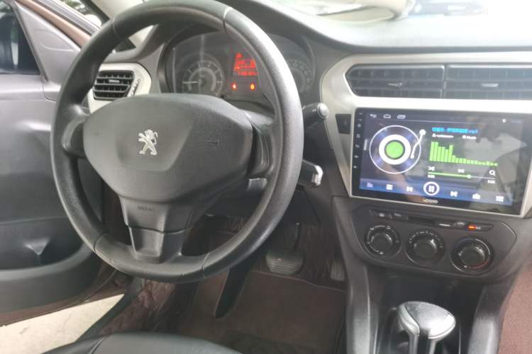 Used Peugeot 301 2016 1.6L Automatic Comfort Edition Center Console