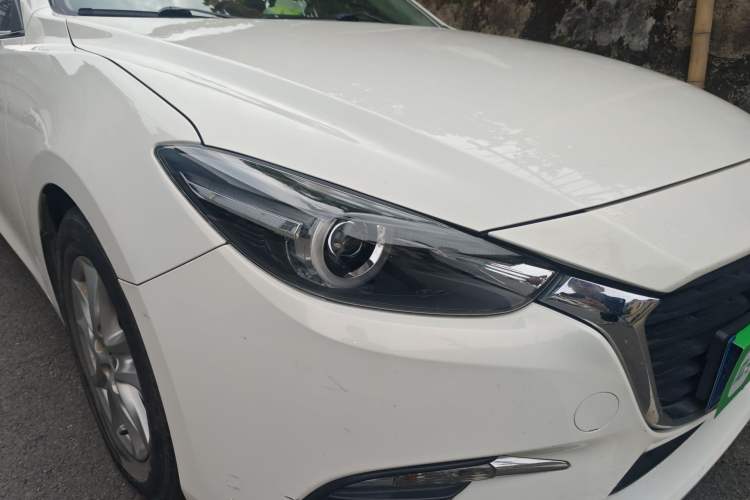 Used Mazda 3 Axela 2017 Sedan 1.5L Automatic Luxury Model China VI Standard
