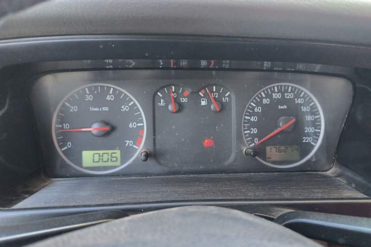 Used Volkswagen Santana Vista 2008 1.8L Manual Sishang Model Instrument Cluster