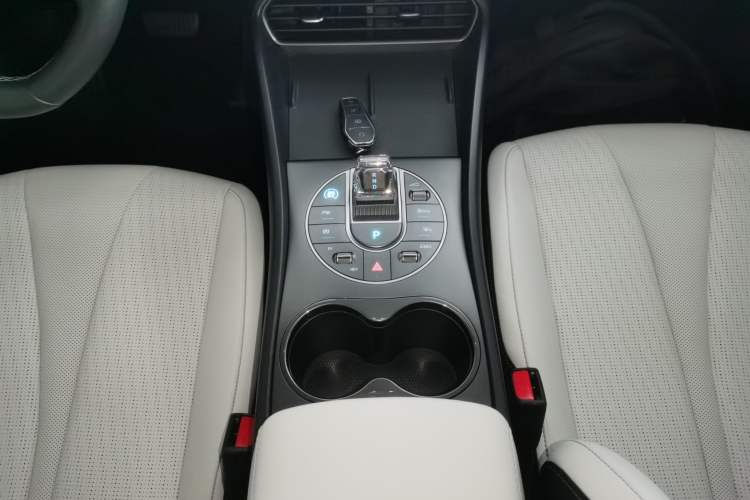 Used BYD Seal 05 DM-i 2025 DM-i Intelligent Drive 120KM Flagship Model Gear Lever