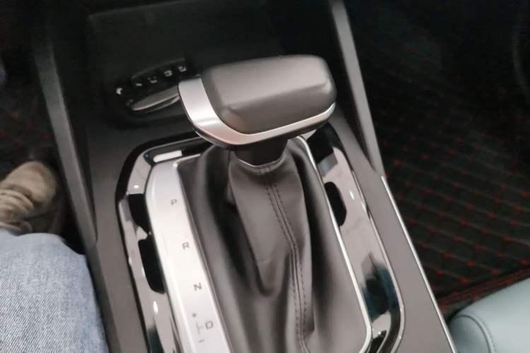 Used Geely Auto Emgrand S 2022 1.4T CVT Crossover Player Edition Gear Lever