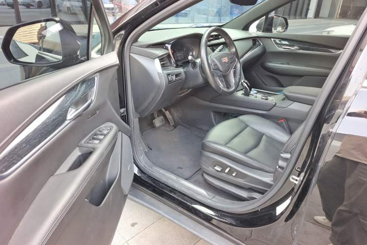 Used Cadillac XT5 2020 28T Luxury Version Driver Seat