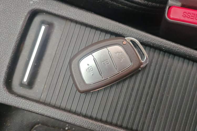 Used Hyundai Elantra (5th Generation / Langdong) 2015 1.6L Automatic Leading Model