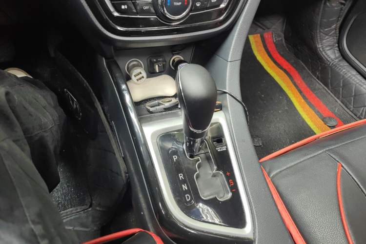 Used CHANGAN Alsvin V7 2016 1.6L Automatic Fun Model China V Standard
